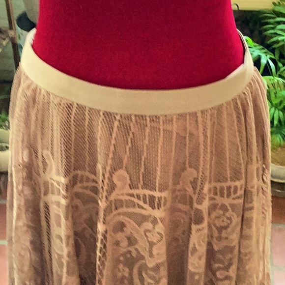 New never worn xxl lace skirt gorgeous  in coffee color - Picture 6 of 10